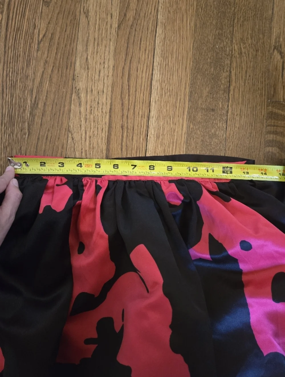Few Moda A-Line Midi Skirt Black & Red Abstract Size M